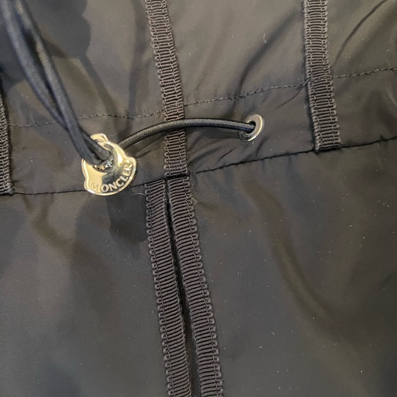Arthemis Moncler rain jacket - Picture 12 of 13